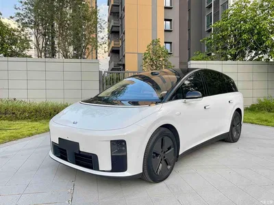 2025 Li Auto Li i8 Standard Edition, фото 1, лот 11211398