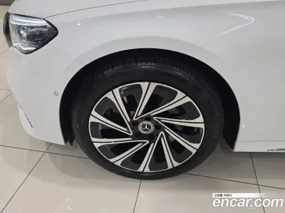 2025 Mercedes-Benz E-Class E300 4MATIC Exclusive, фото 4, лот 10055057