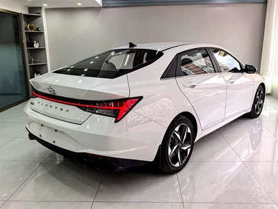 2022 Hyundai Elantra 1.5L CVT LUX Premium Edition, фото 4, лот 10373077