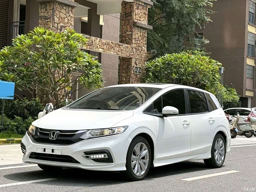 2017 Honda Jade 1.8L Automatic Comfort Edition 5-seater, фото 1, лот 11195544