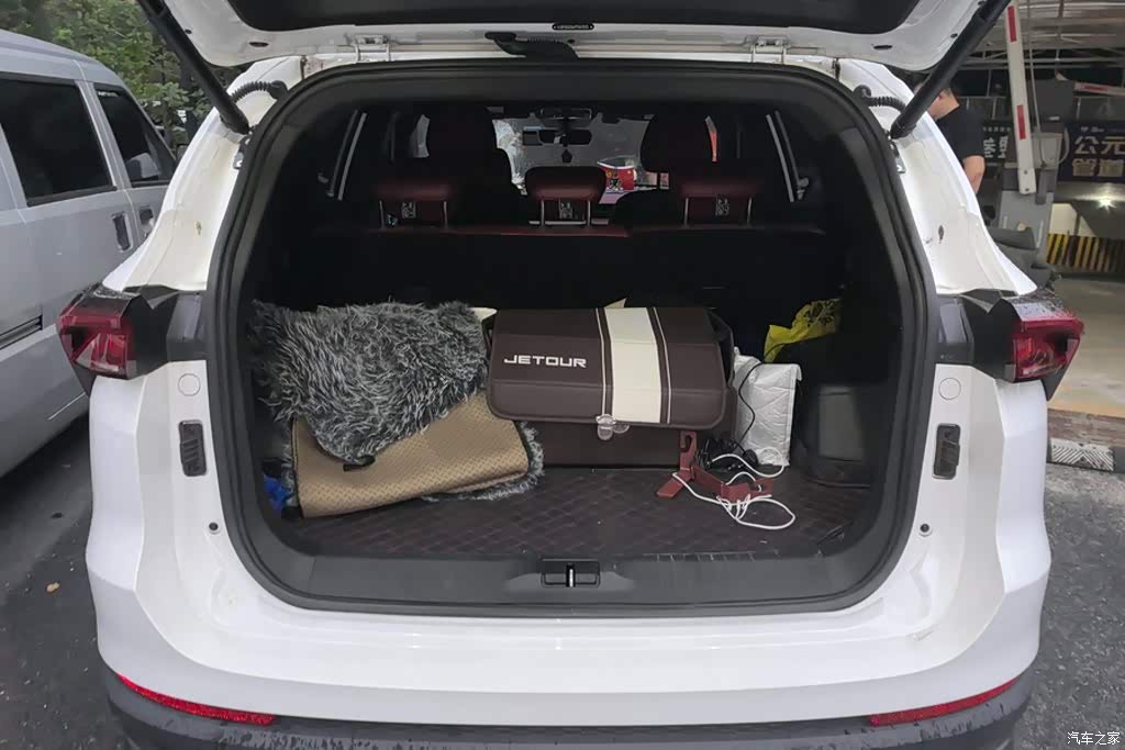 2023 Jetour X70 PLUS 1.6T DCT Champion 5-seater, фото 4, лот 11212775