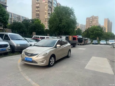 2013 Hyundai Verna Sedan 1.4L Automatic Standard GL, фото 1, лот 10372228