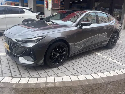 2023 Changan UNI-V 1.5T Luxury Edition, фото 2, лот 10246837