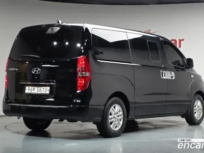 2021 Hyundai Starex Van 5-Seater, фото 1, лот 10528100