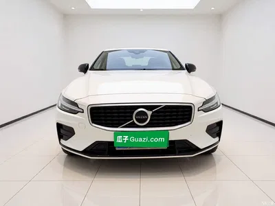 2020 Volvo S60 T4 Momentum Sport Edition, фото 2, лот 11175245