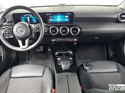 2019 Mercedes-Benz A-Class A220 Hatchback, фото 1, лот 10035664