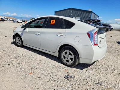 2014 TOYOTA PRIUS THREE, фото 2, лот 10498201
