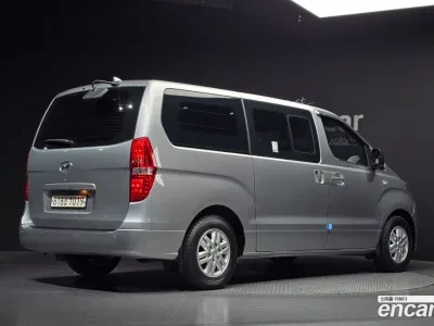 2021 Hyundai Starex Van 5-Seater, фото 2, лот 10161468
