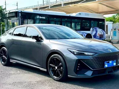2022 Changan UNI-V 1.5T Premium Model, фото 3, лот 11450740