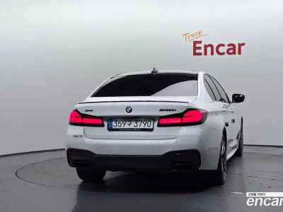 2022 BMW 5-Series M550i xDrive, фото 3, лот 11132388