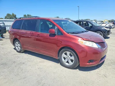 2015 TOYOTA SIENNA LE, фото 4, лот 10547165