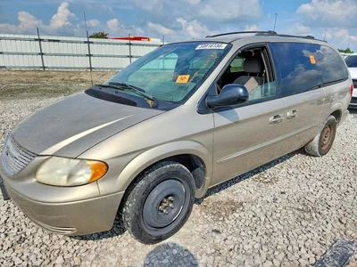 2002 CHRYSLER TOWN & COUNTRY LX, фото 1, лот 10970757