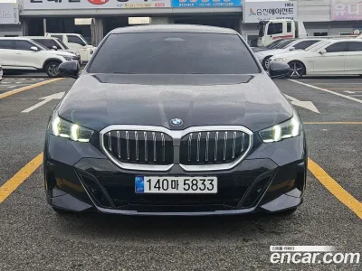2025 BMW 5-Series 520i M Sport, фото 1, лот 10135382