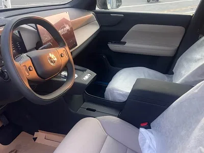 2026 Volvo XC70 Plug-in Hybrid AWD Extended Range Core, фото 2, лот 10357045