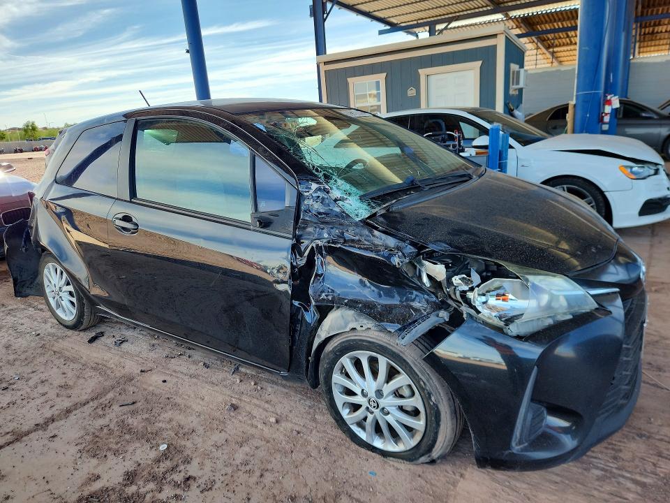 2018 TOYOTA YARIS 3-DOOR LE, фото 4, лот 11185432
