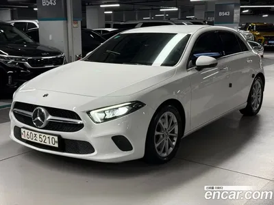 2020 Mercedes-Benz A-Class A220 Hatchback, фото 1, лот 10041239