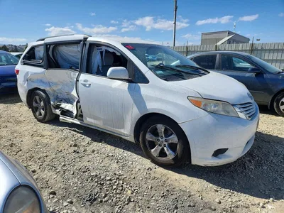 2016 TOYOTA SIENNA LE, фото 4, лот 10507275