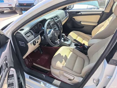 2014 Volkswagen Sagitar Facelift 1.6L Automatic Comfort, фото 3, лот 10458479