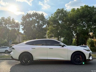 2025 Changan UNI-V 2.0T Sport Version, фото 4, лот 10251656