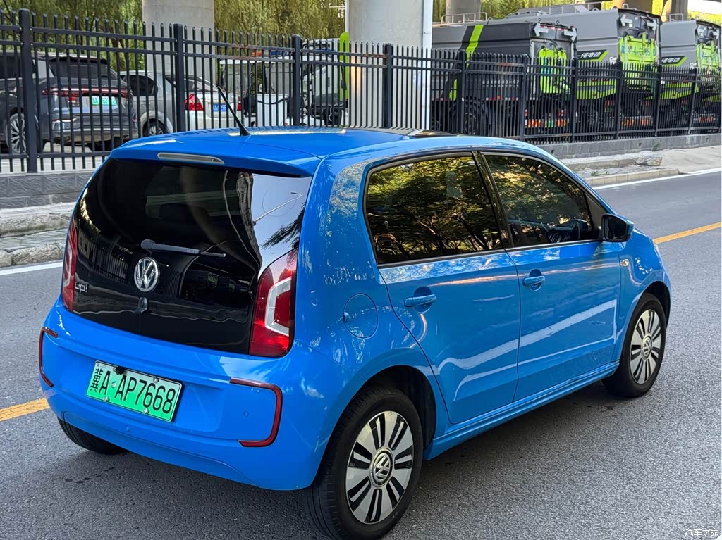 2015 Volkswagen Up, фото 4, лот 10405570