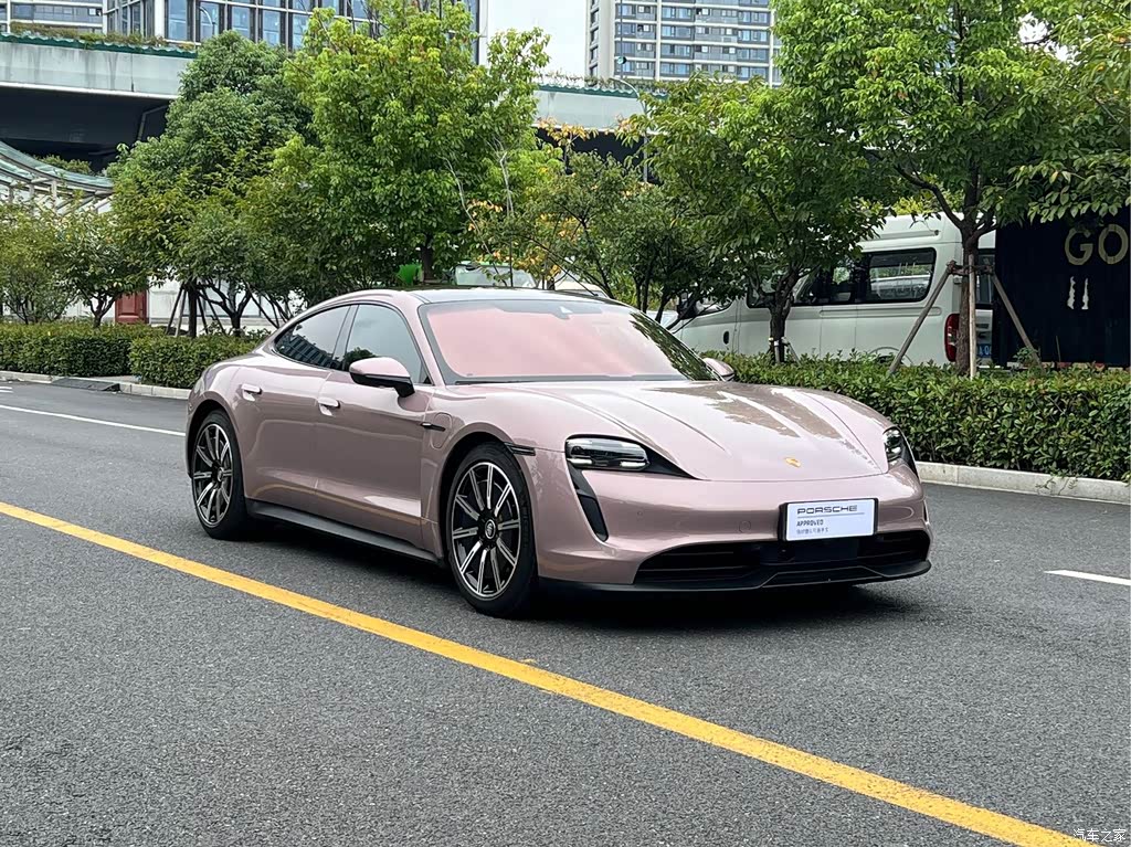 2022 Porsche Taycan, фото 3, лот 11011792