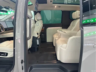 2024 Li Auto MEGA Ultra, фото 4, лот 10446376