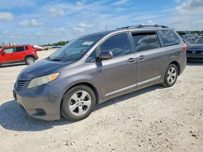 2015 TOYOTA SIENNA LE, фото 1, лот 10549255