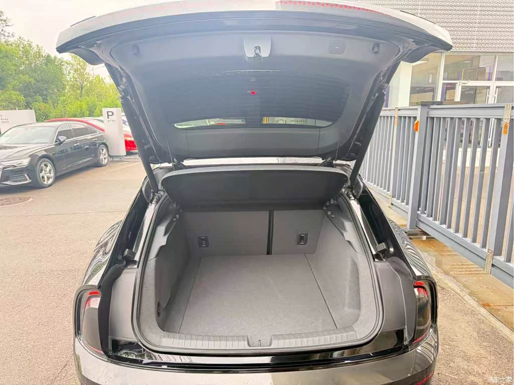 2025 Audi E5 Sportback Model Base Version, фото 3, лот 10391160