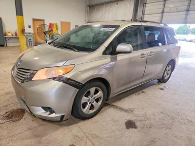 2015 TOYOTA SIENNA LE, фото 1, лот 10537681