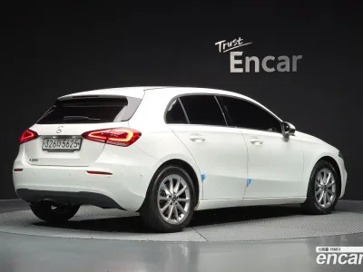 2019 Mercedes-Benz A-Class A220 Hatchback, фото 2, лот 10179995