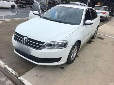 2013 Volkswagen Lavida Facelift Classic 1.6L Manual Trend, фото 2, лот 10455410