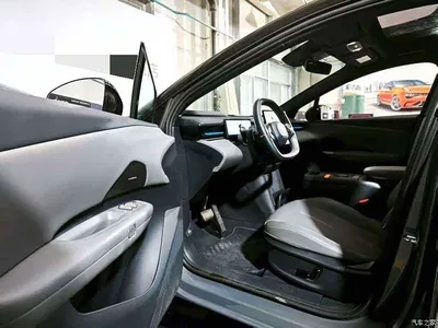 2025 Lynk & Co Z20 530km RWD Pro, фото 4, лот 10314130