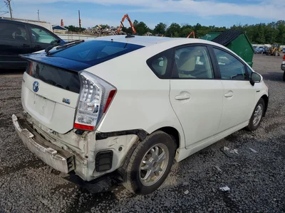 2010 TOYOTA PRIUS III, фото 3, лот 10498502