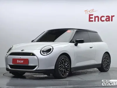 2024 Mini Cooper SE Favoured, фото 1, лот 10108337