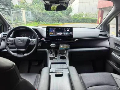 2024 Toyota Sienna 2.5L Hybrid Platinum Edition, фото 3, лот 10268361