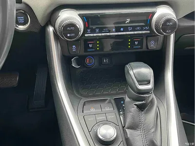 2020 Toyota Wildlander 2.0L CVT AWD Premium Edition, фото 3, лот 10311232