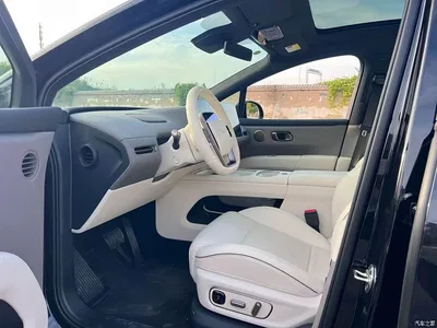 2025 Li Auto i6 2WD Base Model, фото 4, лот 10674797