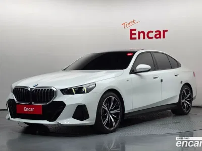 2025 BMW 5-Series 530i xDrive M Sport, фото 1, лот 10199744