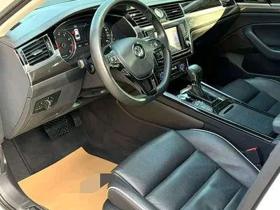 2016 Volkswagen Phideon 480 V6 AWD Premium Edition, фото 2, лот 10475259