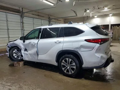 2022 TOYOTA HIGHLANDER XLE, фото 2, лот 10502280