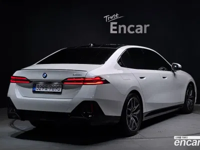 2026 BMW 5-Series 520i Special Edition, фото 1, лот 10192434