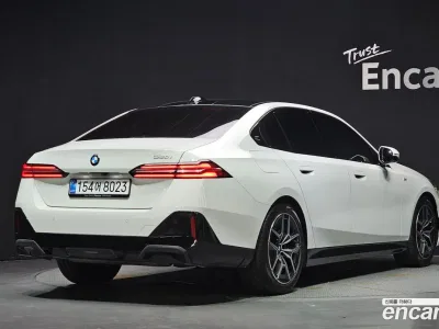 2025 BMW 5-Series 520i M Sport, фото 1, лот 10045641