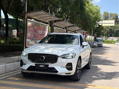 2024 Volvo XC60 B5 AWD Zhiyi Luxury Edition, фото 1, лот 10363299