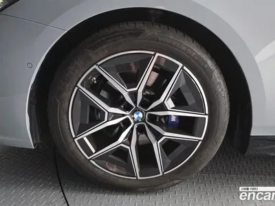 2025 BMW 5-Series 523d M Sport, фото 4, лот 10065777