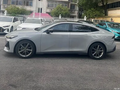 2023 Changan UNI-V 1.5T Premium Edition, фото 3, лот 10249111