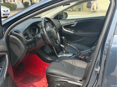 2017 Volvo V40 T3 Momentum, фото 3, лот 10365771