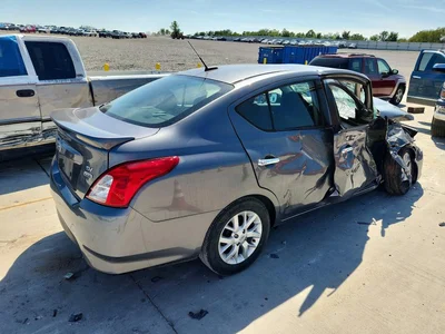 2018 NISSAN VERSA SV, фото 3, лот 10660926