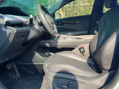 2022 Changan UNI-V 1.5T Premium Model, фото 4, лот 10392045