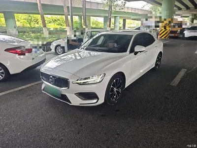 2021 Volvo S60 T4 Smart Elite Luxury, фото 1, лот 10366434