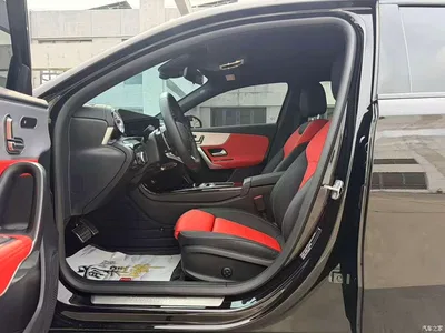 2025 Mercedes-Benz A-Class AMG Facelift AMG A 35 L 4MATIC, фото 4, лот 10302391